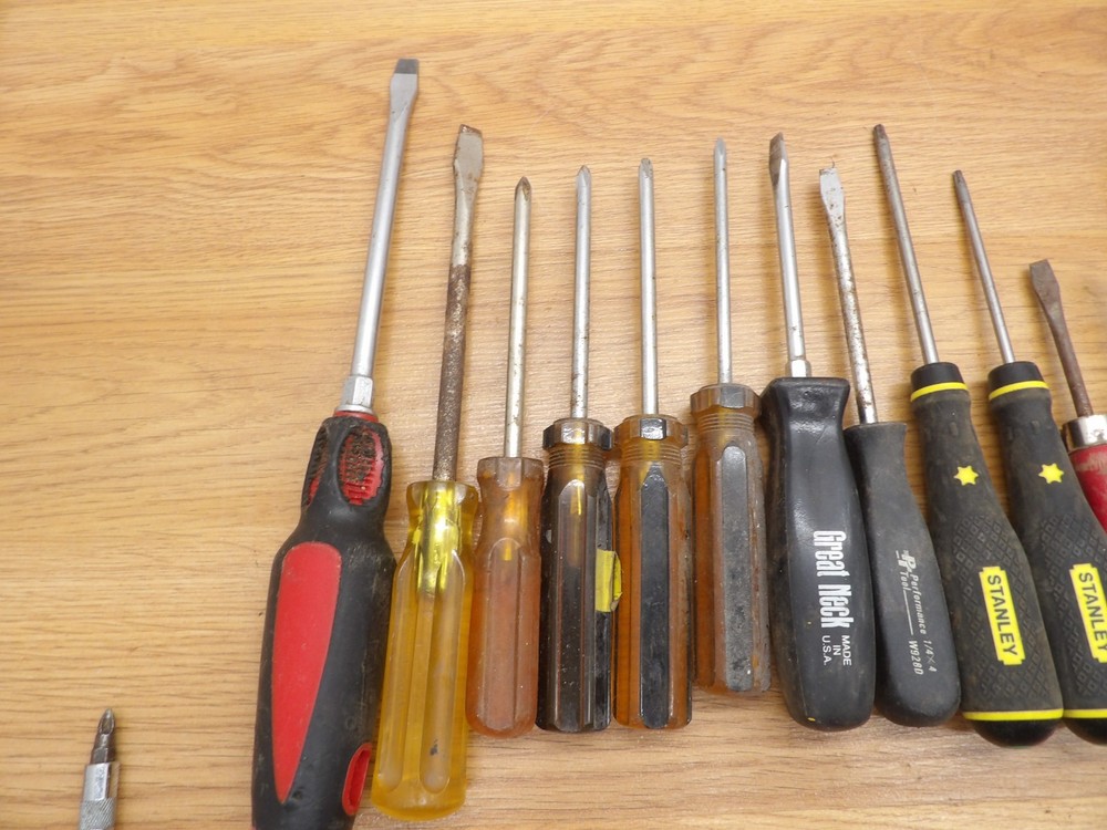 TOP LINE TOOLS Ratcheting Bit Screwdriver & Other Screwdrivers & Nut Drivers