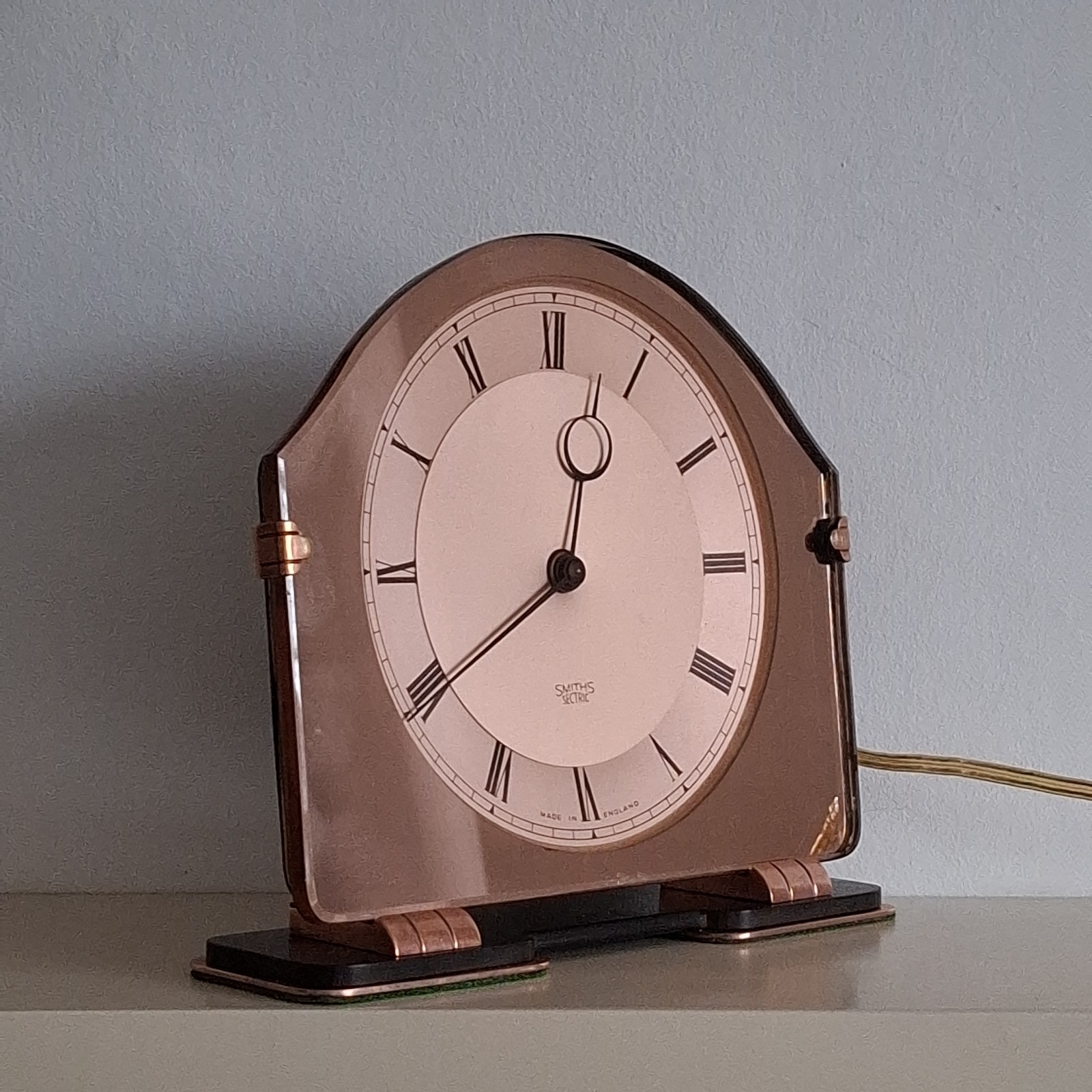 Vintagec Art Deco Peach Glass Smiths Sectric Electric Clock.