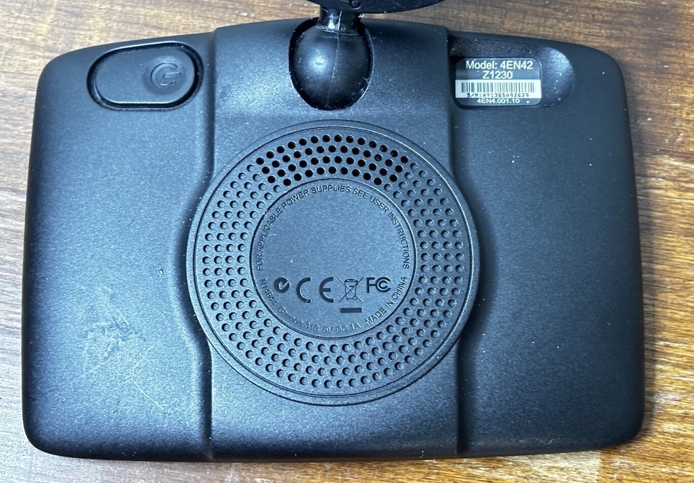 TomTom 4EN42 Z1230 GPS Navigation Touch Screen Bundle Tested