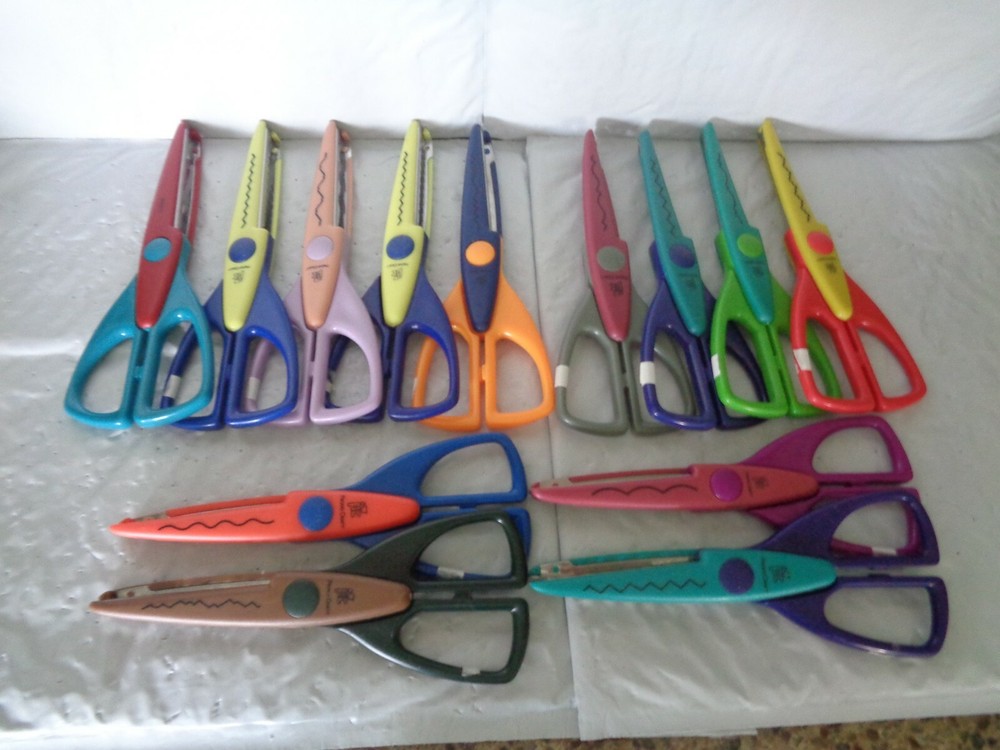 (13) Provo Craft - Decorative Edge - Scrapbook Scissors