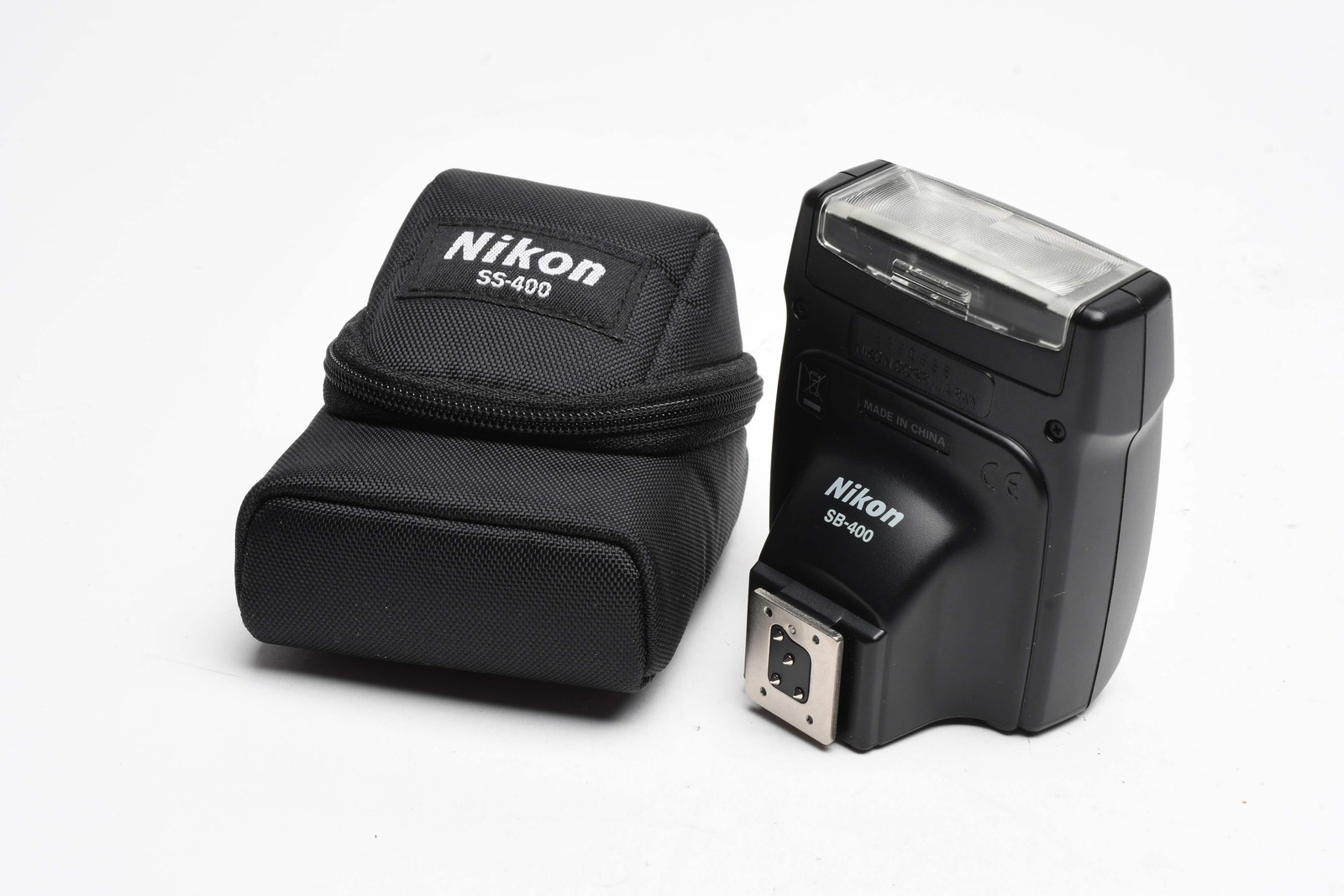 Nikon Speedlight SB-400 flash, Tested, Nice & Clean, w/case, Great!