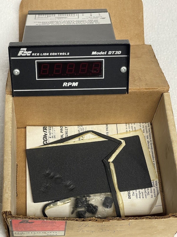 RED LION CONTROL DT3D0500 5 DIGIT TACHOMETER