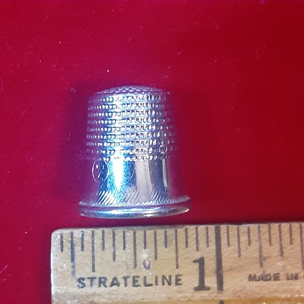 Silver Toned Design Thimble