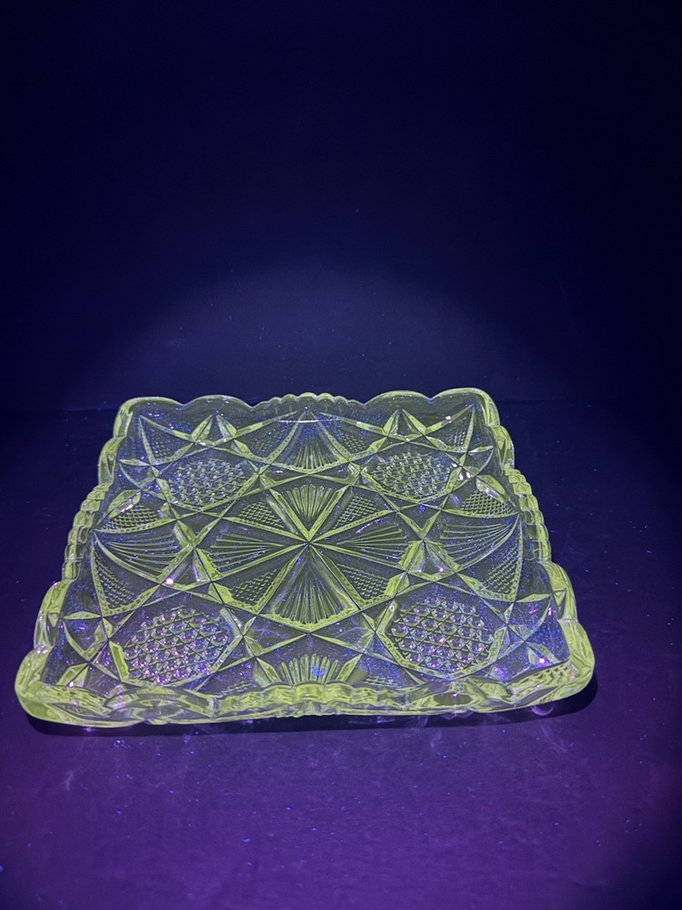 Ornate Glass Tray 7"