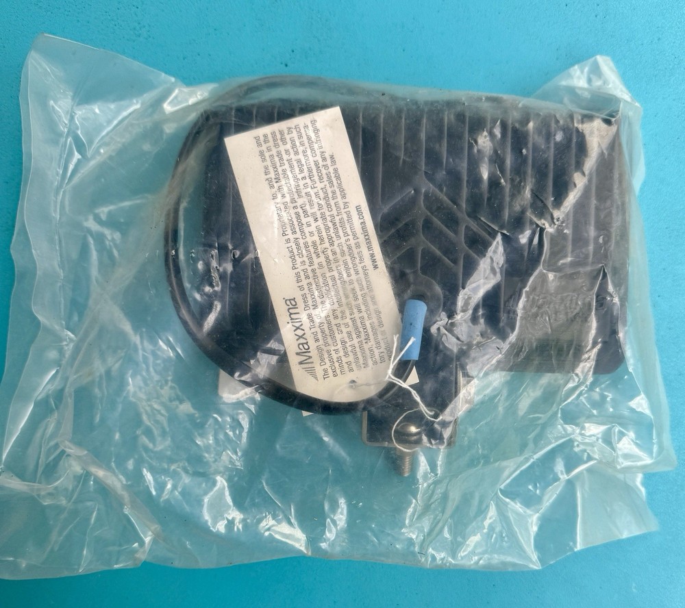 MAXXIMA MWL-05SP 6 LED RECTANGULAR WORK LIGHT. 650 Lumens.