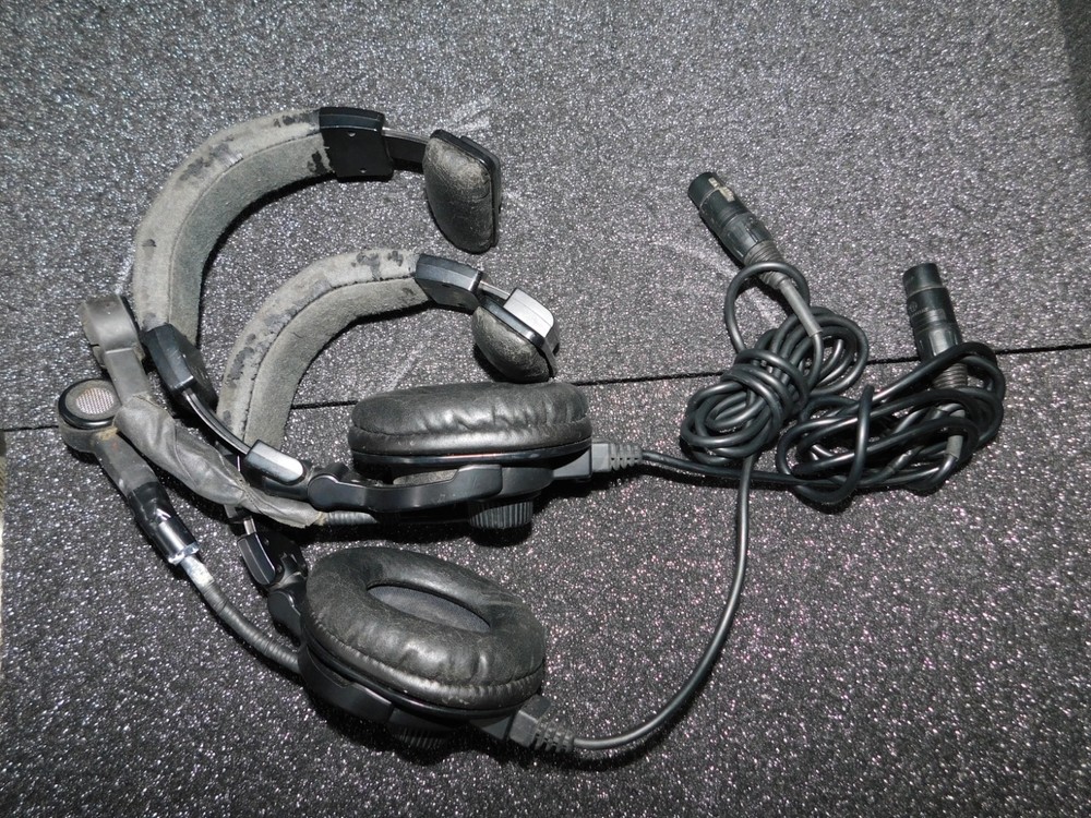 2 Clear-Com Clearcom CC-300 Single-Ear Microphone Headset 4 pin Female