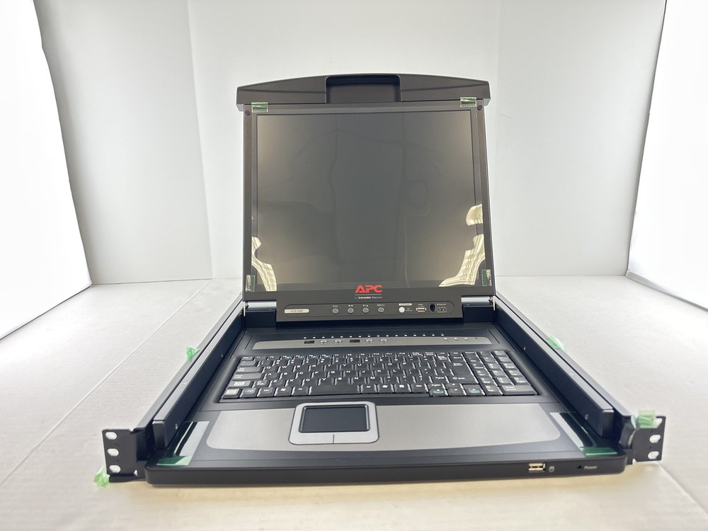 A991597 APC 17 RACK LCD CONSOLE WITH INTEGRATED