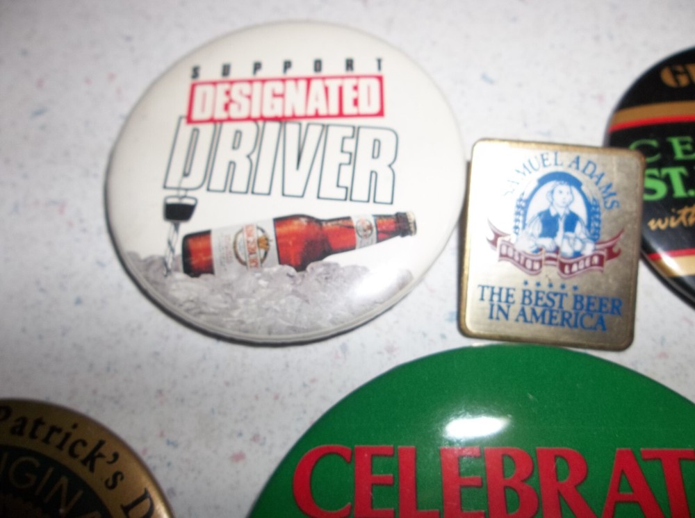 5 BEER LOGOS PINS / BUTTONS 1 LAPEL PIN