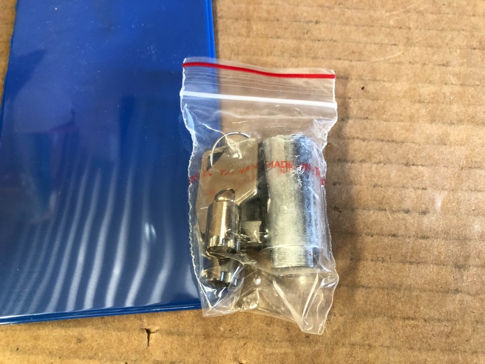 FSI, USI, WITTERN & VENDNET SNACK or SODA VENDING MACHINE B0600 LOCK & (2) KEYS