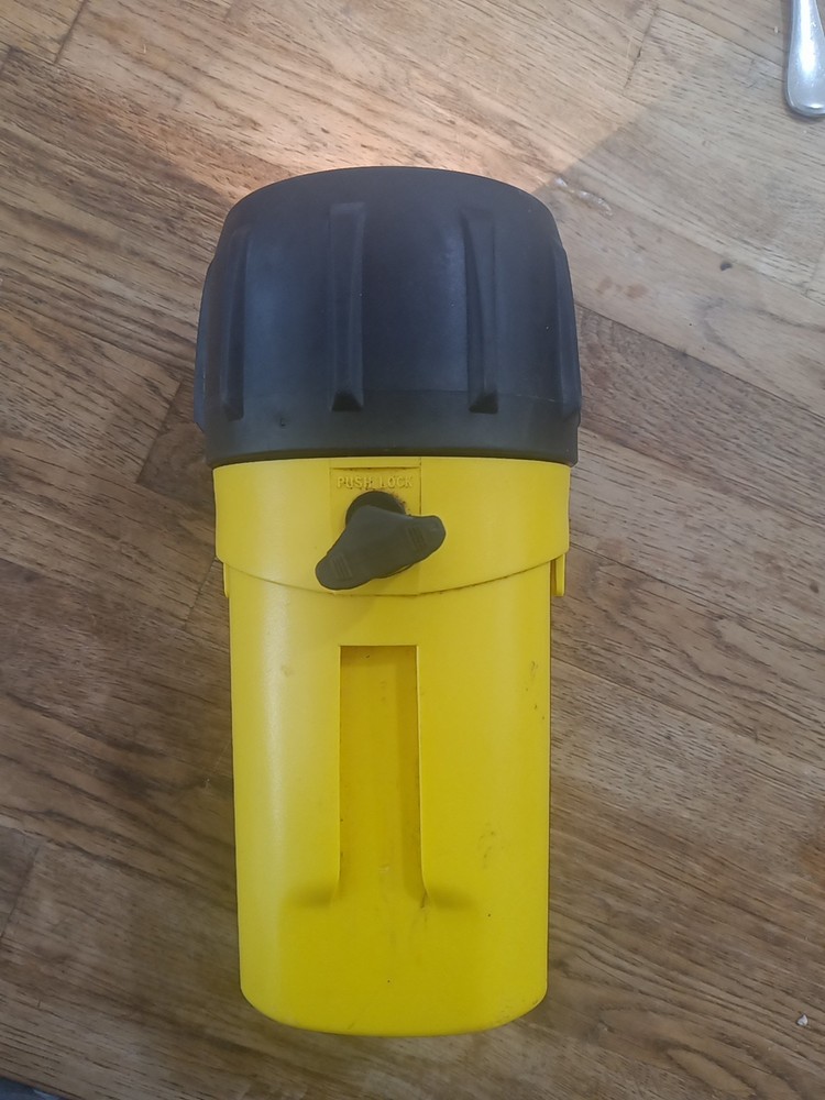 UNDERWATER KINETICS D8 Xenon Dive Light