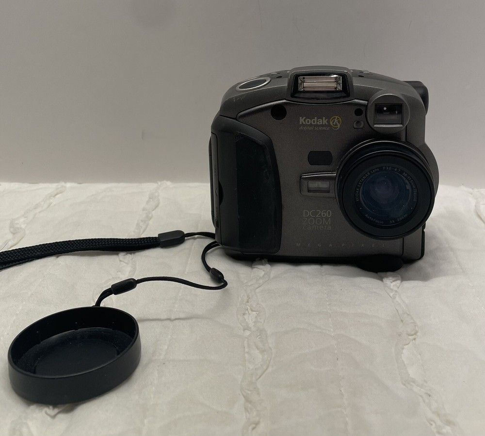 Kodak Digital Science DC260 Zoom Digital Camera TESTED WORKING