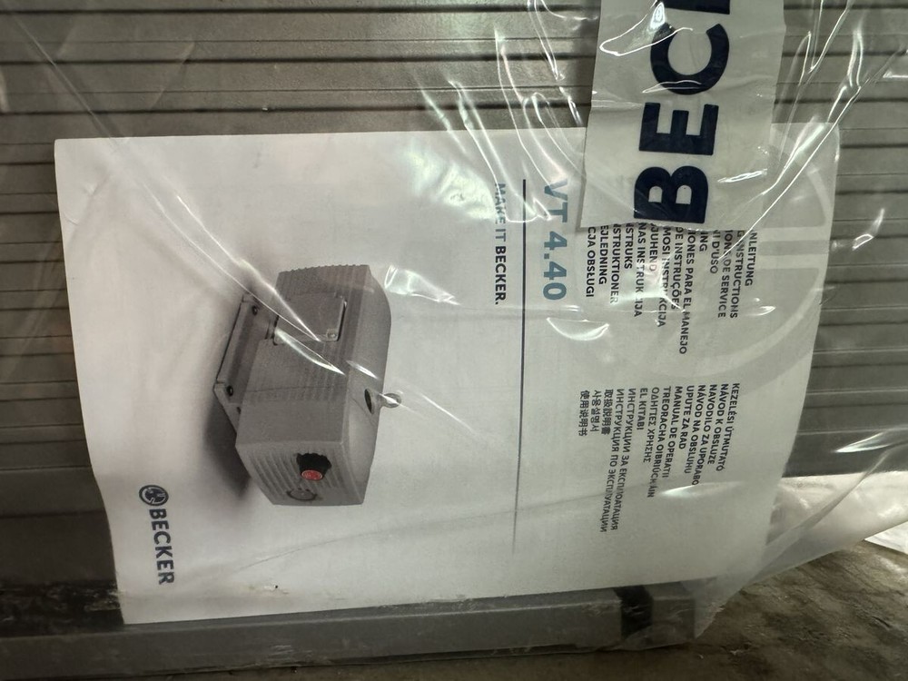 Becker VT4.40 Vacuum Pump VT440 VT4.40