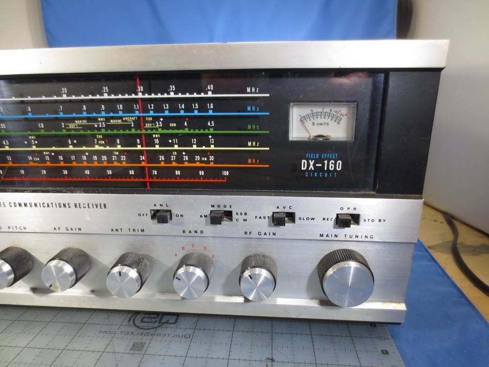Realistic DX-160 Solid State Communications Receiver Powers on (Parts/Fix ONLY!)