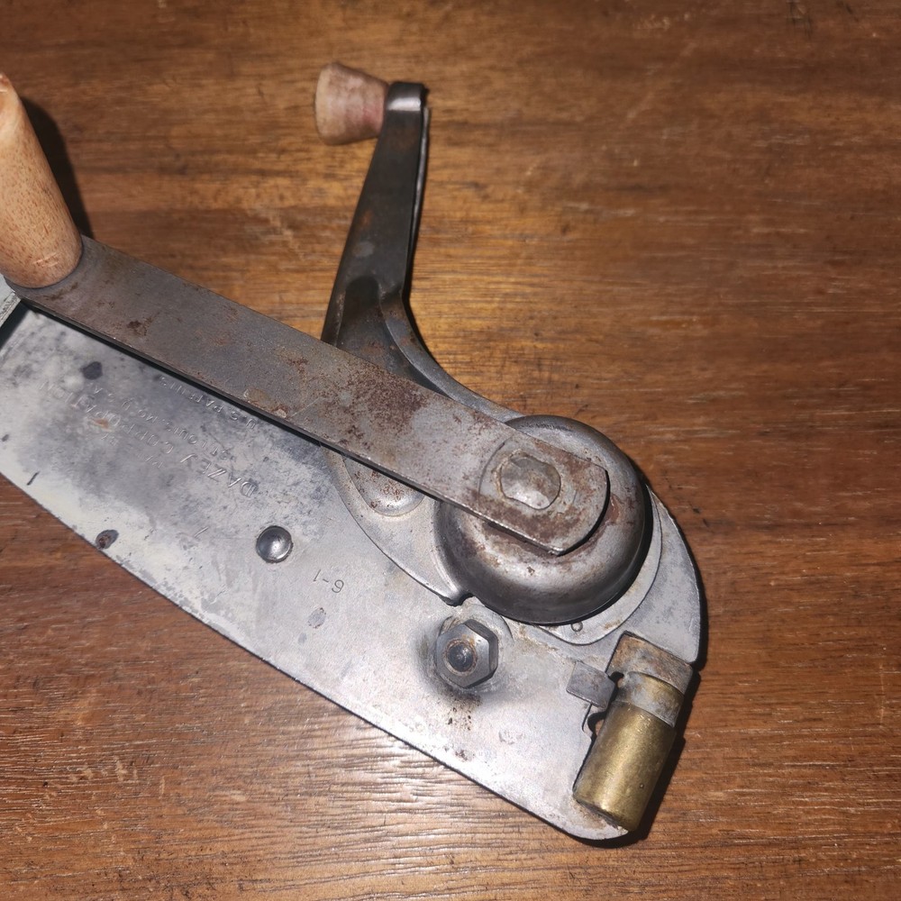 Dazey Deluxe Model 80 Can Opener