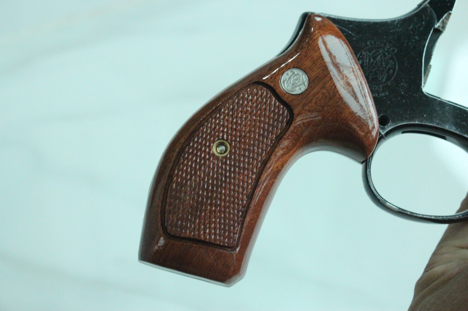 TARGET GRIPS FOR S&W K, L FRAME MODEL 686, 66 ROUND BUTT SAPELE WOOD # RANDOM