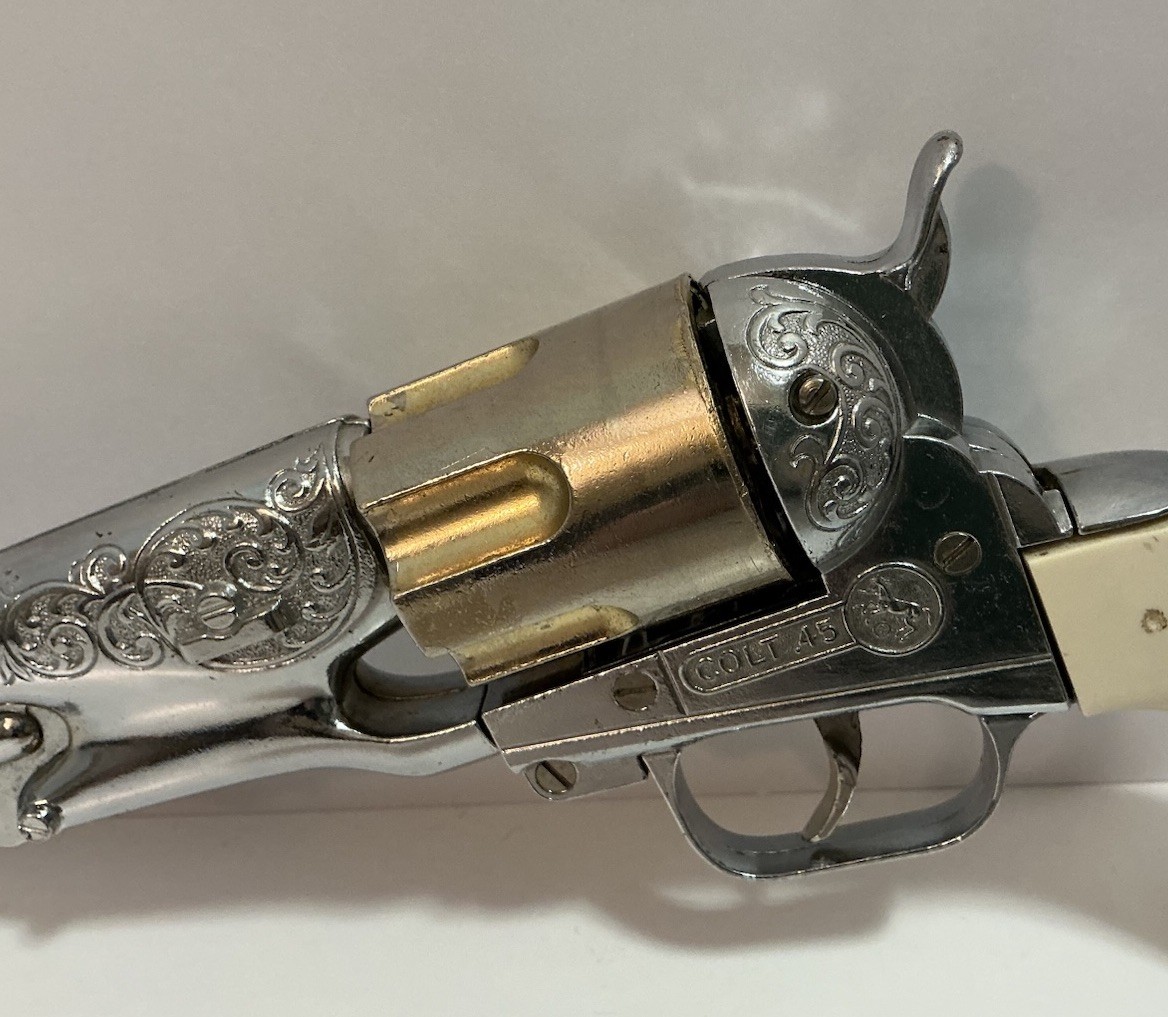 VINTAGE HUBLEY COLT 45 CAP GUN W/ 6 ORIGINAL BULLETS & 4 BOXES OF STALLION CAPS