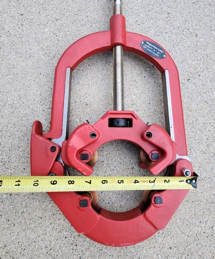 Hinged Pipe Cutter CAPACITY 4"-6" S/N: 20672091 NICE-LOOKING!!
