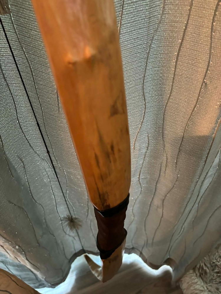 🎯 Vintage Hickory Longbow + 6 Arrows