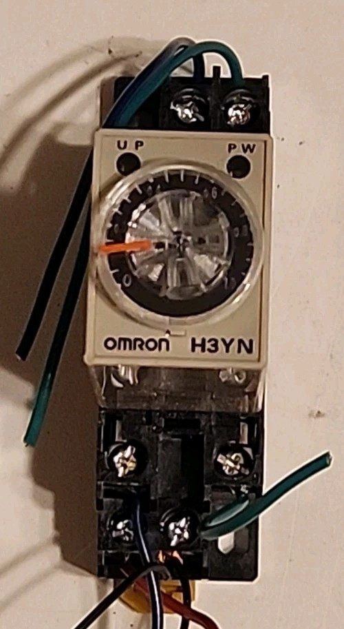 Omron H3YN-2 Timer & SOCKET 7A 250VAC - Free Shipping