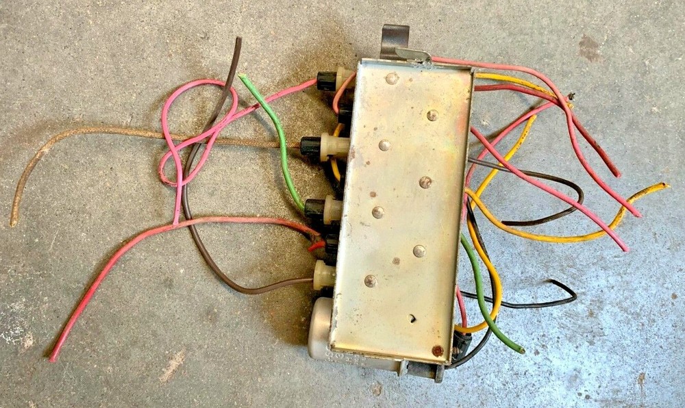 1957 CADILLAC FUSE BLOCK