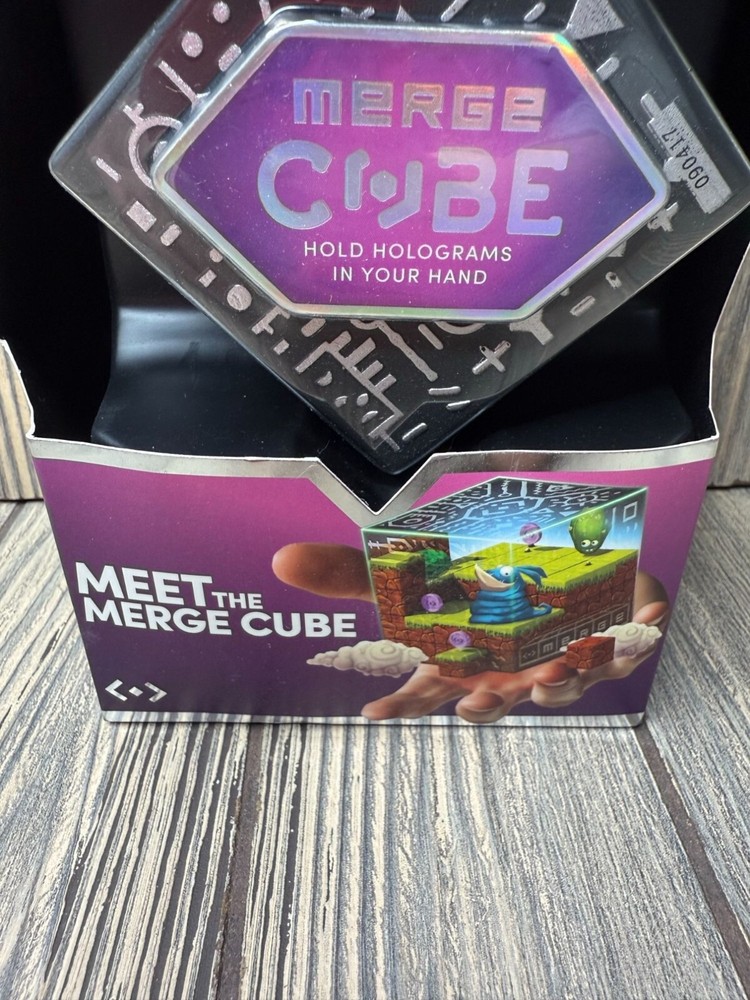 Merge Cube Augmented Reality & Virtual Reality STEM Toy Ages 10+