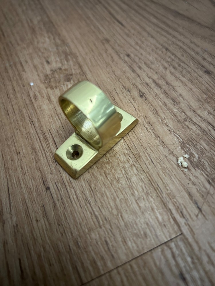 2 x Brass Sash Window Latch Lock Fastener & 5 x Brass window pulls.