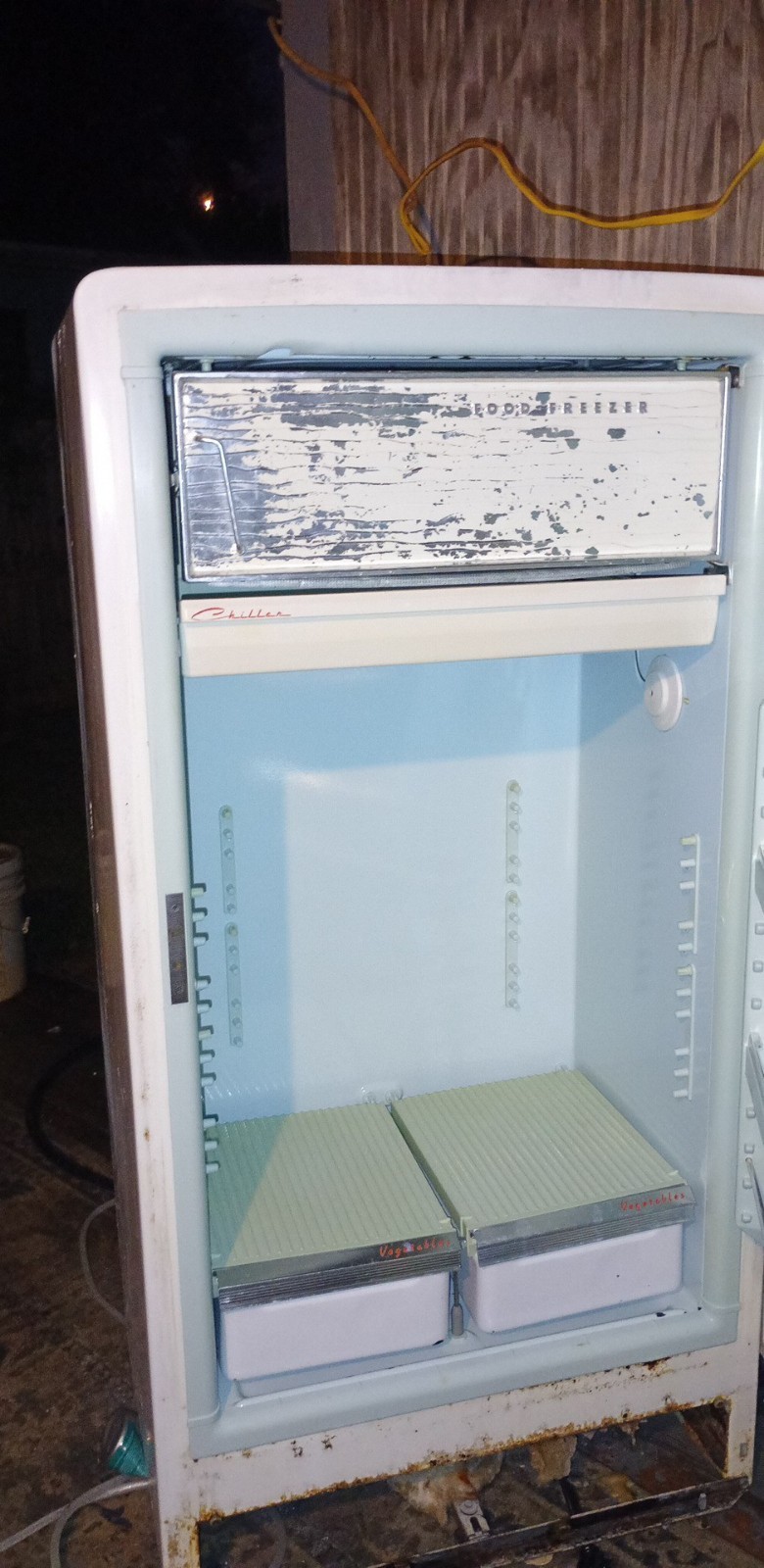 Antique 1950's General Electric Refrigerator. Nice, Works.