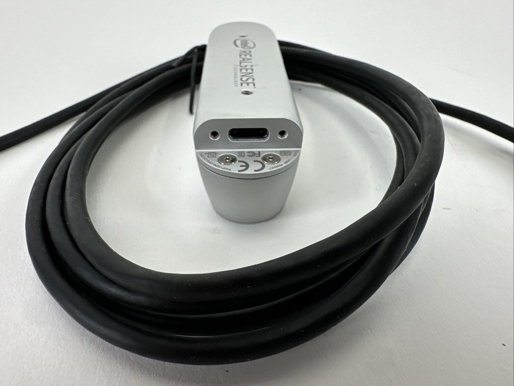 Intel RealSense Depth Camera D435 Silver with locking USB C To C Cable