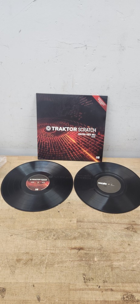 2x Native Instruments Traktor Scratch Pro Control Vinyl MK2 Black Record DJ