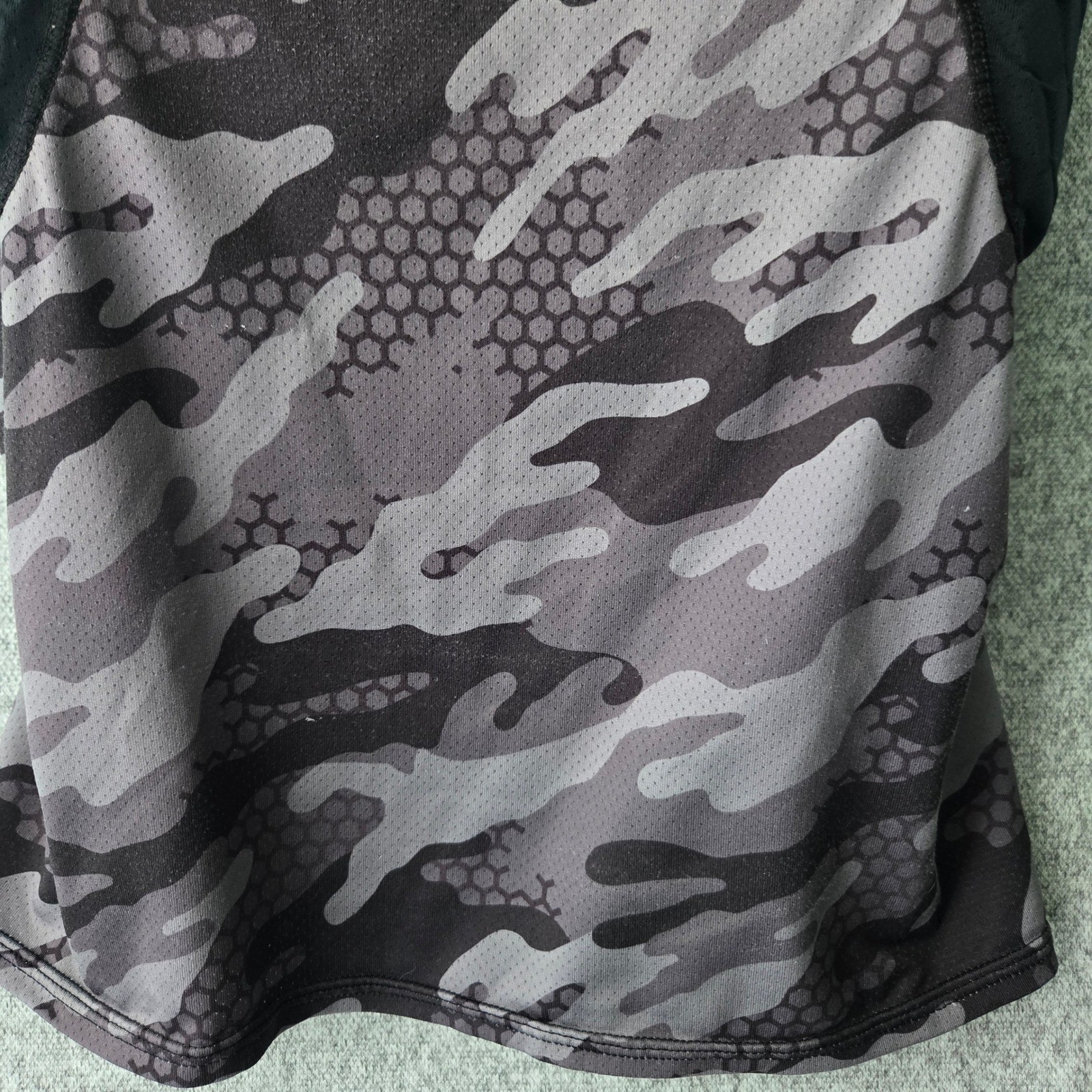 Under Armour Padded Compression Shirt Grey Camo McDavid HEX Football Rib Guard M