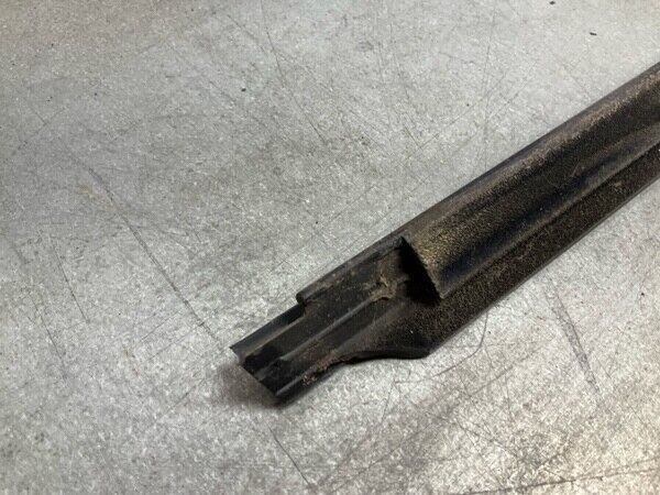 03-07 Infiniti G35 Coupe Driver Door Window Felt Weatherstrip OEM 14Bkyf2