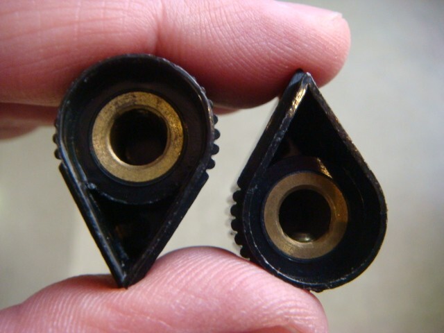 ONE Lot 26 single Set-Screw BLACK Pointer Knobs MS91528 type -- Likely Used