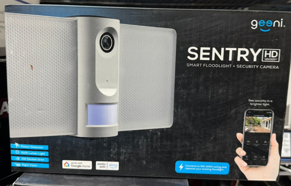 Geeni Sentry Floodlight Camera - New in Box