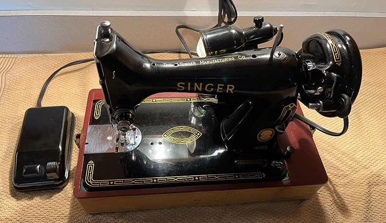 Singer Sewing Machine E99K EK738795