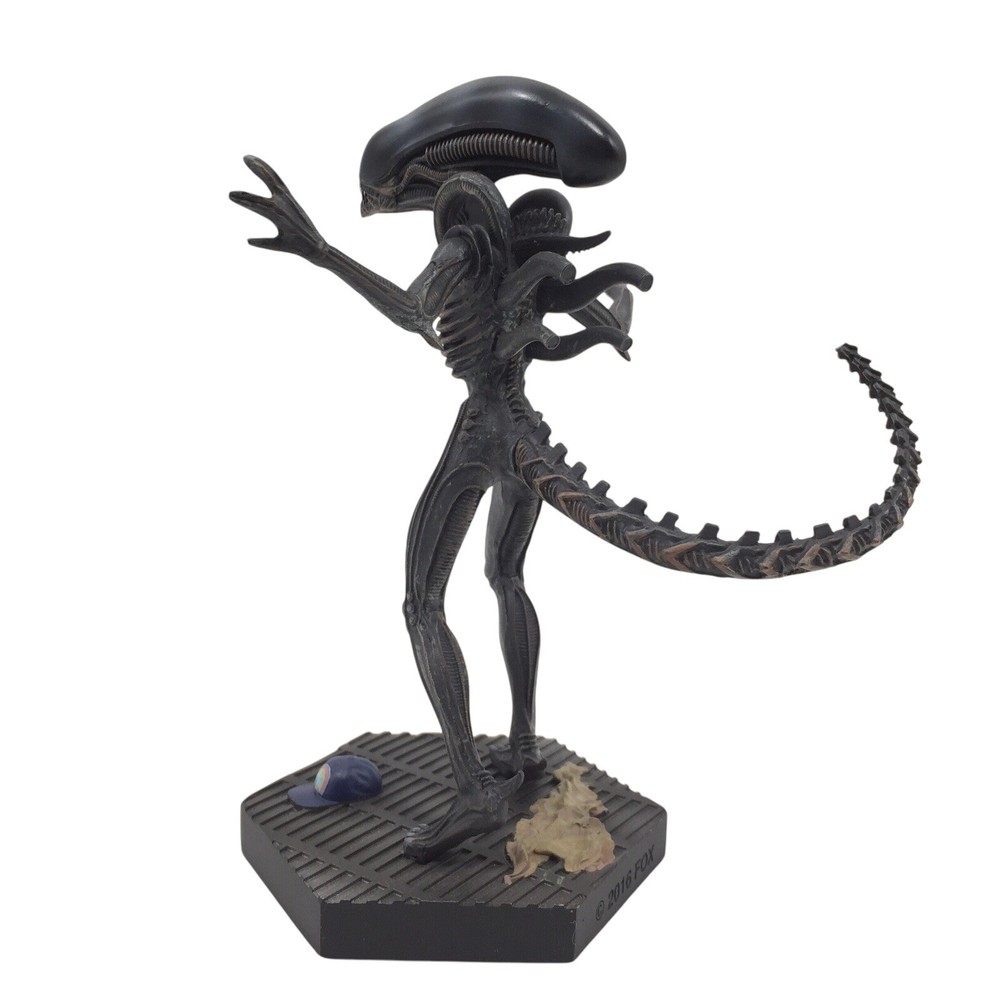Xenomorph The Alien & Predator Figurine Collection 2016 Eaglemoss w/ Box