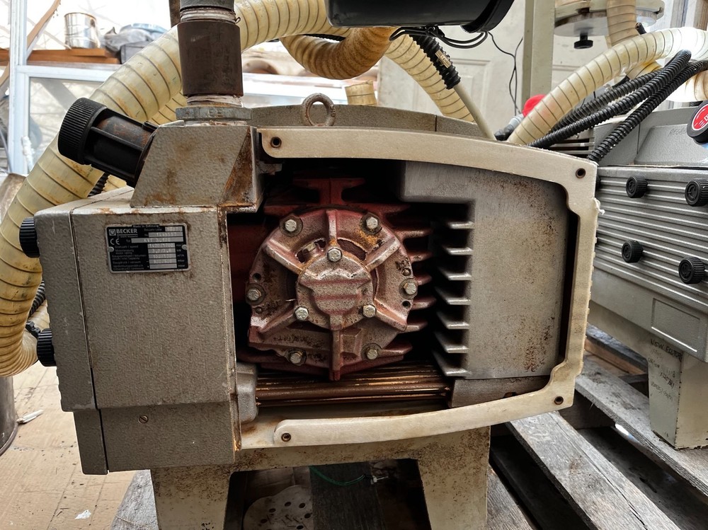 (2) Becker KVT 3.1 vacuum pumps