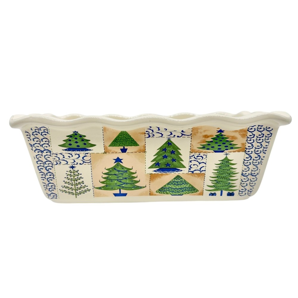 Christmas Tree Ceramic Baking Dish Scalloped Edges Festive Pattern