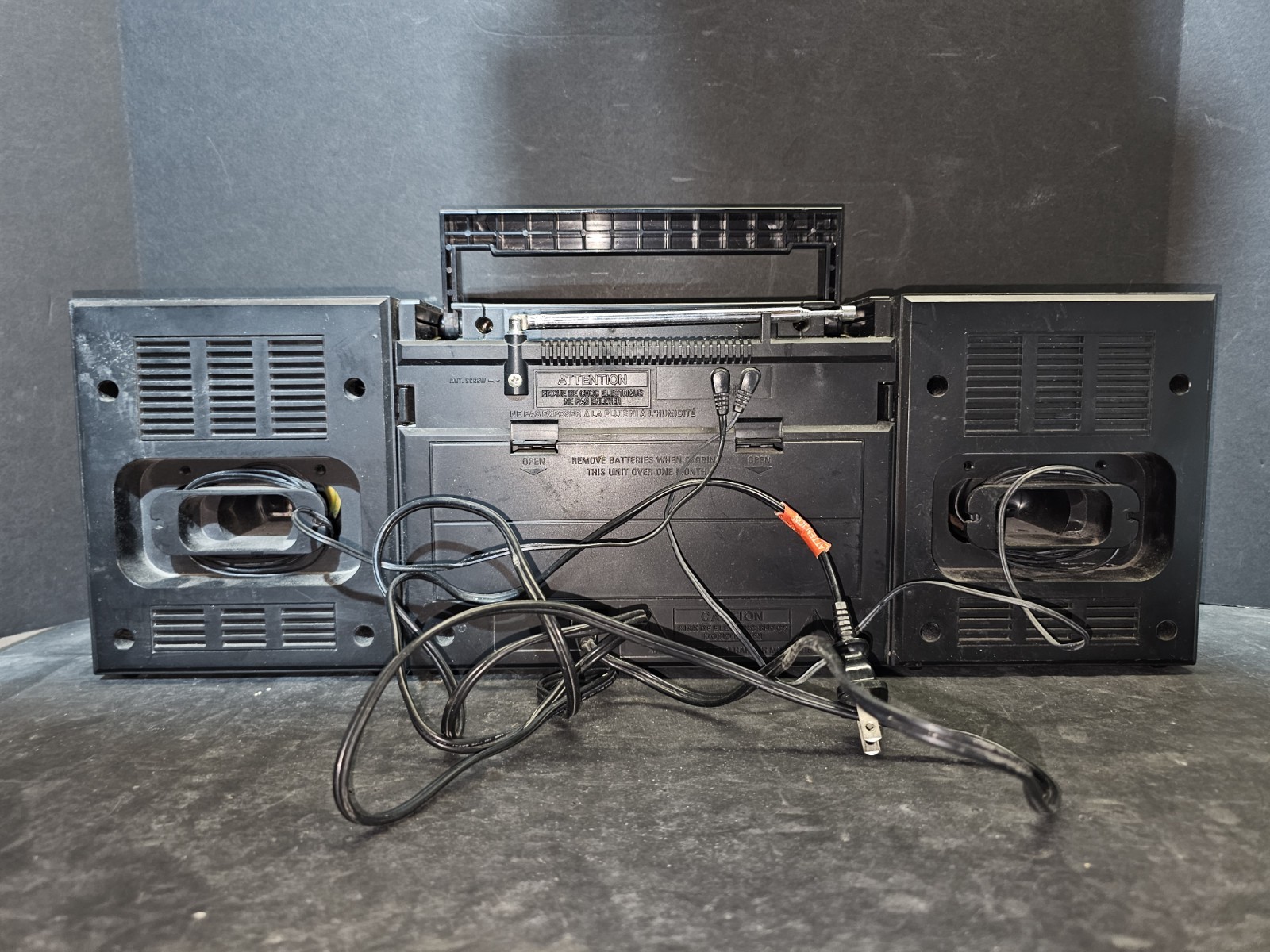 Vintage GE General Electric Boombox Model 3-5663A Radio Cassette Player - Tested