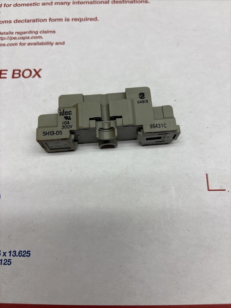 Idec Shib-05U Relay Socket 10 Amp 300V Used