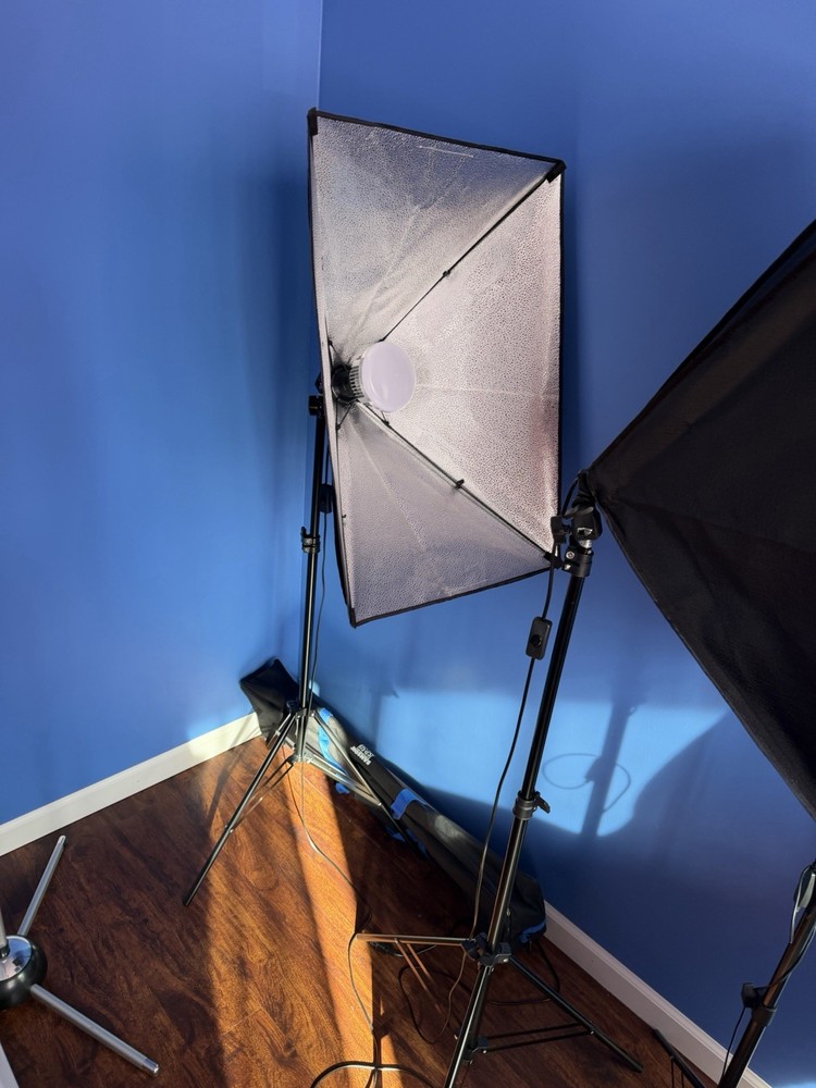 Softbox Lighting Kit with Adjustable Stand, 22 in Square/Rectangle, Black