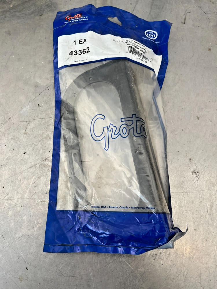 43362  Genuine GROTE   Oval Light BRACKET