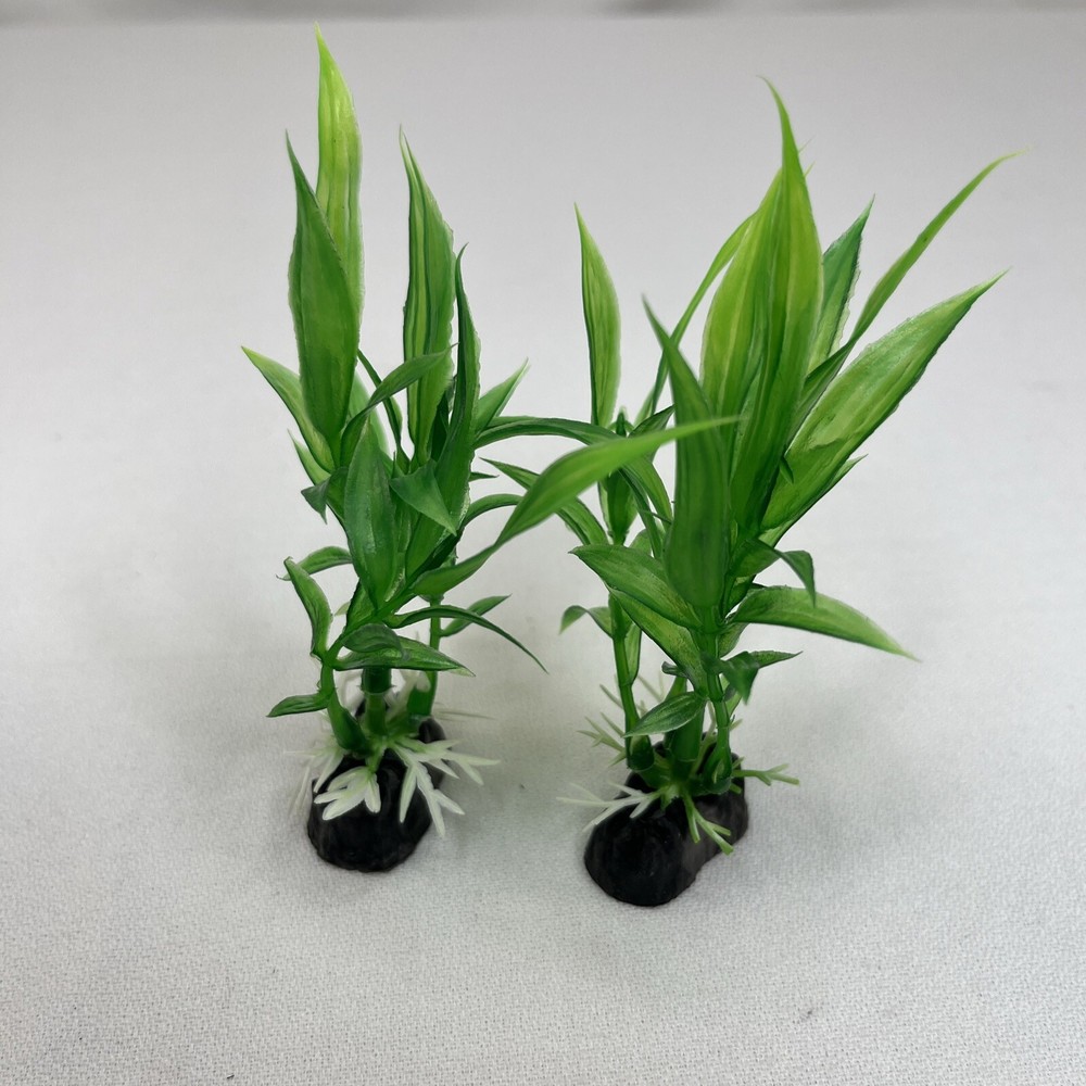2 PC Xunyee Plastic Aquarium Plants