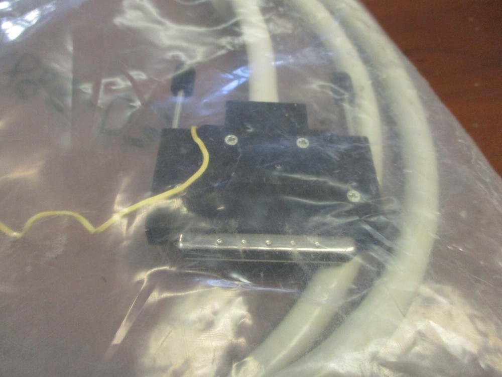 New Sun Microsystems 530-1885-03 2M. SCSI Cable