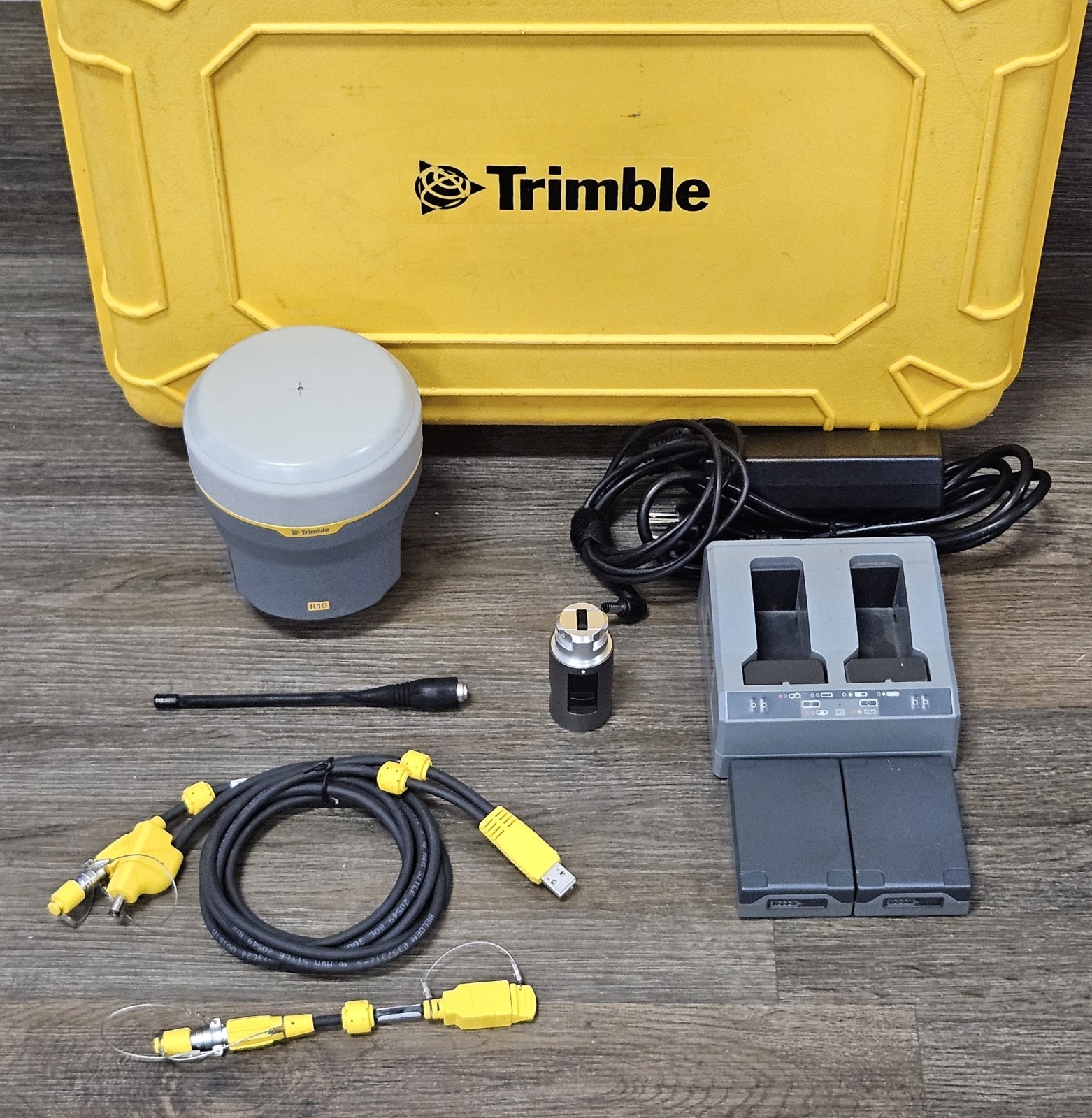Trimble R10 GPS GNSS Beidou Galileo RTK Receiver Base or Rover 403-470MHz UHF