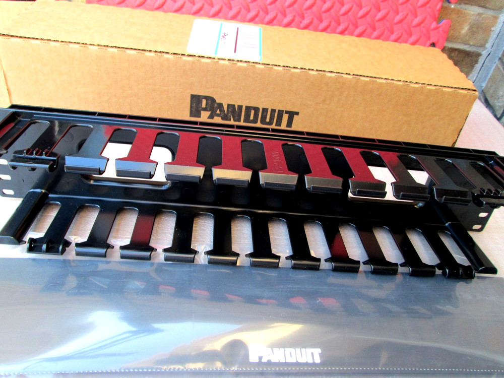 PANDUIT - WMPF1E - Horizontal Cable Manager 19" Front Black - NEW