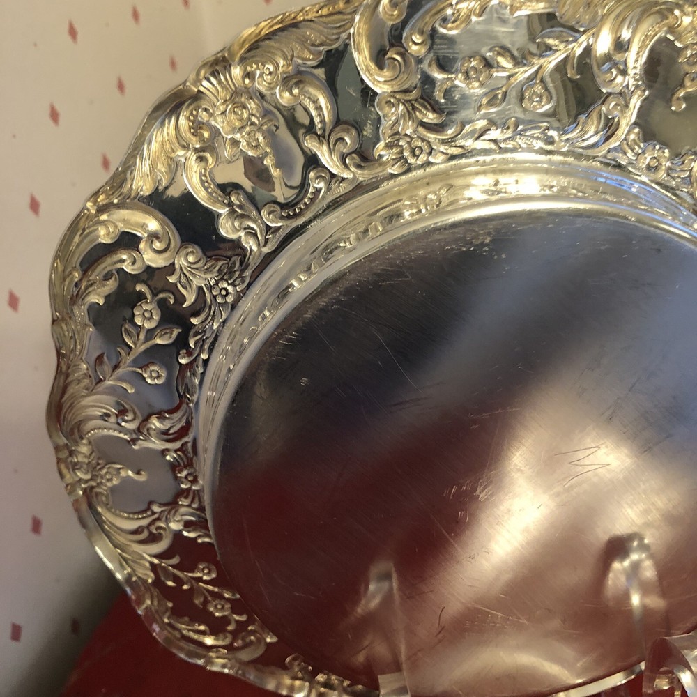 Wallace Grand Victorian Silverplate 1664 Wine Bottle Coaster Holder 8” Round