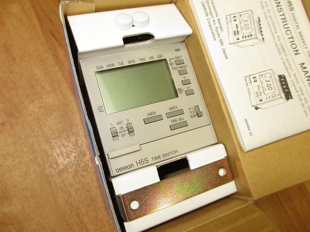Omron H5S-B *NEW* Digital Weekly Time Switch 1 Week