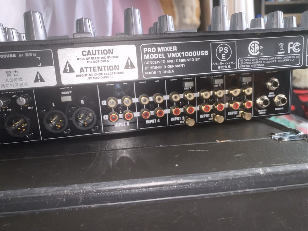 Behringer VMX 1000USB DJ Mixer