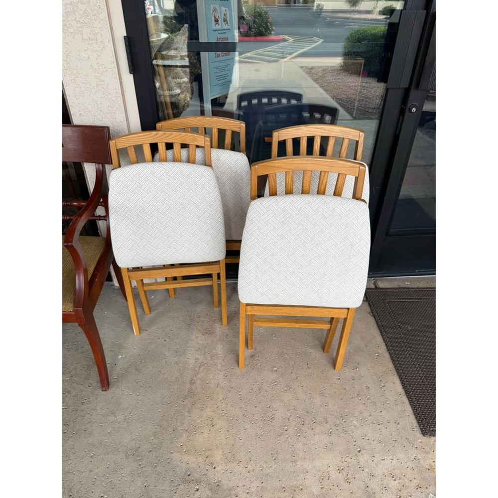 4 Nice quality folding chairs