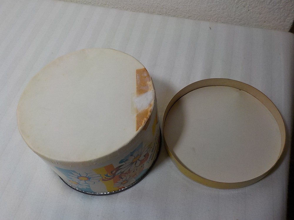 VINTAGE LANDER LITTLE MISS PIXIE DUSTING POWDER FULL & PERFUME BOTTLE EMPTY